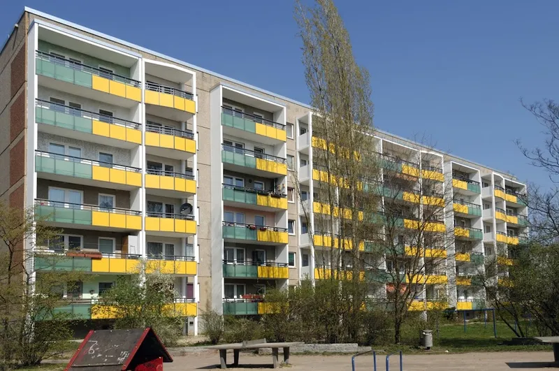 Wohnanlage mit Schulen für jedes Alter — photo 1